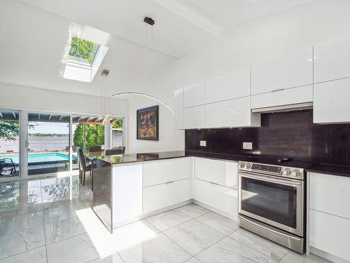 Vue d'ensemble - 31 Rue Brodeur, Vaudreuil-Dorion, QC - Indoor Photo Showing Kitchen