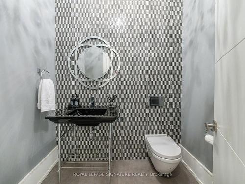14 Tregellis Rd, Toronto, ON - Indoor Photo Showing Bathroom