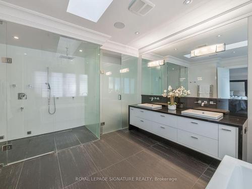 14 Tregellis Rd, Toronto, ON - Indoor Photo Showing Bathroom