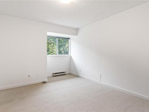426-6711 Dover Rd, Nanaimo, BC - Indoor Photo Showing Other Room