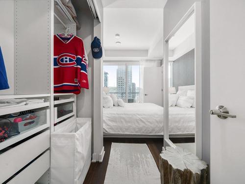 3409-1188 Rue St-Antoine O., Montréal (Ville-Marie), QC - Indoor Photo Showing Bedroom