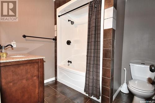 232 23Rd Street W, Prince Albert, SK - Indoor Photo Showing Bathroom