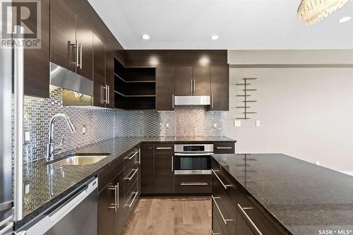 310 230 Slimmon Road, Saskatoon, SK - Indoor Photo Showing Kitchen With Upgraded Kitchen