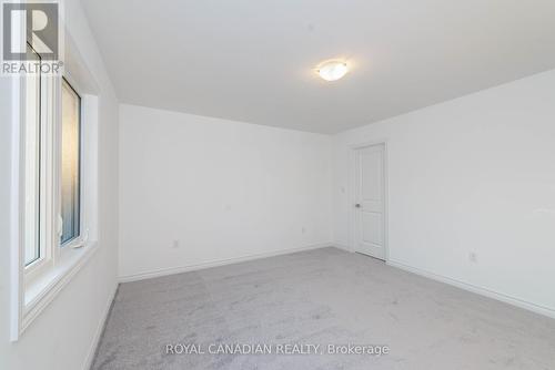 60 Harvest Crescent, Barrie, ON - Indoor Photo Showing Other Room