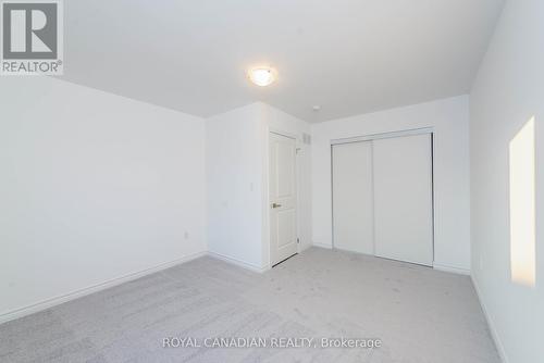 60 Harvest Crescent, Barrie, ON - Indoor Photo Showing Other Room