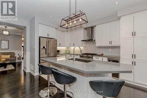 371 Emmett Landing Road, Milton, ON - Indoor Photo Showing Kitchen With Upgraded Kitchen