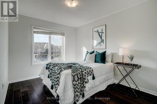 3977 Coachman Circle, Mississauga, ON - Indoor Photo Showing Bedroom