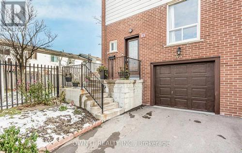 35 - 7406 Darcel Avenue, Mississauga, ON - Outdoor With Exterior