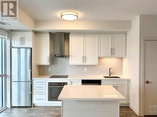 1407 - 2087 Fairview Street, Burlington, ON - Indoor Photo Showing Kitchen With Upgraded Kitchen