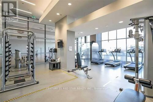 1407 - 2087 Fairview Street, Burlington, ON - Indoor Photo Showing Gym Room