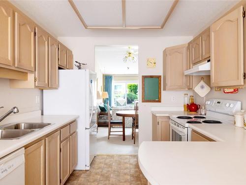 66-1001 30 Avenue, Vernon, BC - Indoor Photo Showing Kitchen With Double Sink