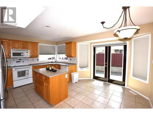 649 Elk Street, Vernon, BC - Indoor Photo Showing Kitchen