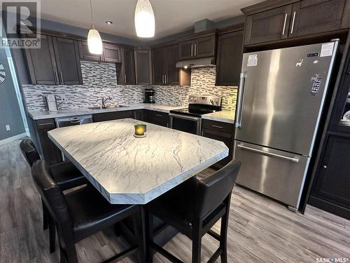 263 30Th Street, Battleford, SK - Indoor Photo Showing Kitchen With Upgraded Kitchen