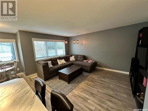 263 30Th Street, Battleford, SK - Indoor Photo Showing Living Room