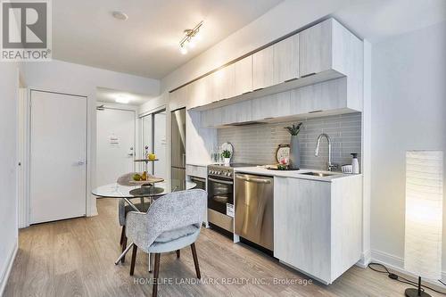 5012 - 181 Dundas Street E, Toronto, ON - Indoor Photo Showing Kitchen