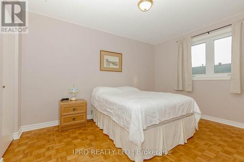 150 Kenwood Avenue, Burlington, ON - Indoor Photo Showing Bedroom