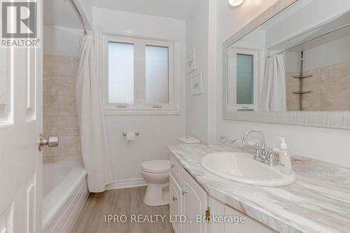 150 Kenwood Avenue, Burlington, ON - Indoor Photo Showing Bathroom