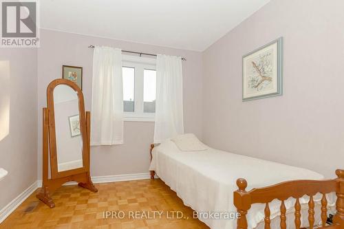 150 Kenwood Avenue, Burlington (Appleby), ON - Indoor Photo Showing Bedroom