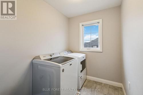 63 - 2040 Shore Road, London, ON - Indoor Photo Showing Laundry Room