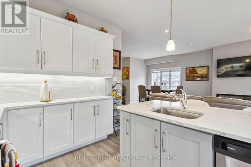 63 - 2040 Shore Road, London, ON - Indoor Photo Showing Kitchen