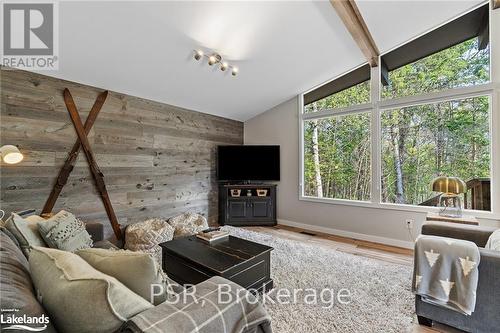 191 Chalet Crescent, Huntsville, ON - Indoor Photo Showing Living Room