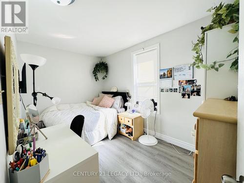 30 Noecker Street E, Waterloo, ON - Indoor Photo Showing Bedroom
