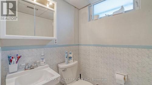 920 Eagle Crescent, London, ON - Indoor Photo Showing Bathroom