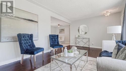 920 Eagle Crescent, London, ON - Indoor Photo Showing Living Room