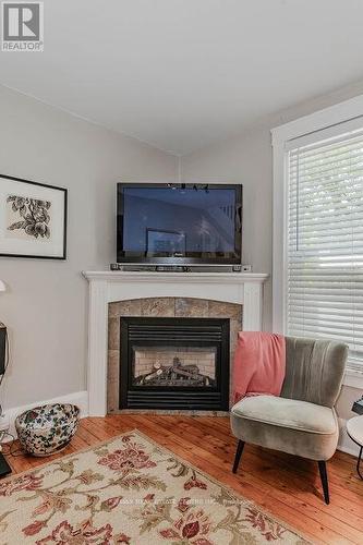 122 Kingsmill Avenue, Guelph, ON - Indoor Photo Showing Living Room With Fireplace