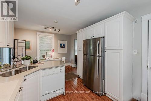 122 Kingsmill Avenue, Guelph, ON - Indoor Photo Showing Kitchen With Double Sink