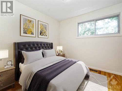 2292 Crane Street, Ottawa, ON - Indoor Photo Showing Bedroom