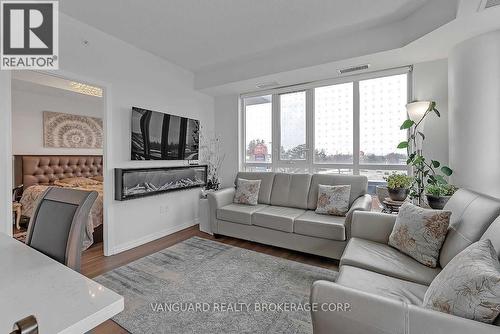 307 - 3237 Bayview Avenue, Toronto C15, ON - Indoor Photo Showing Living Room