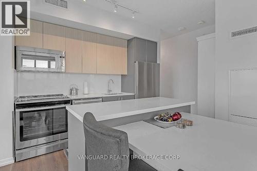 307 - 3237 Bayview Avenue, Toronto, ON - Indoor Photo Showing Kitchen