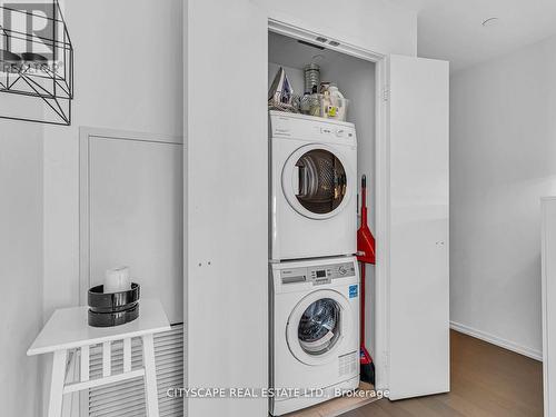 3915 - 70 Temperance Street, Toronto, ON - Indoor Photo Showing Laundry Room