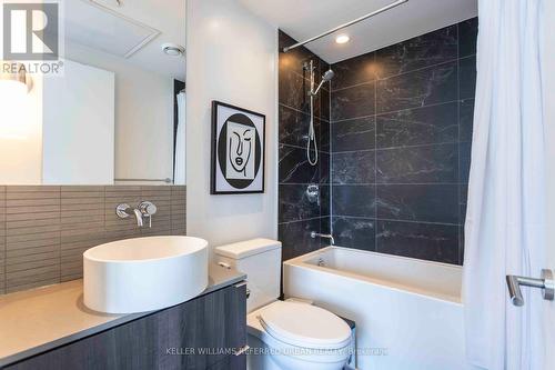 3804 - 161 Roehampton Avenue, Toronto, ON - Indoor Photo Showing Bathroom