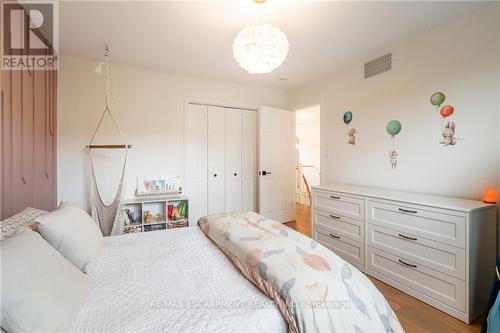 2451 Overton Drive, Burlington, ON - Indoor Photo Showing Bedroom