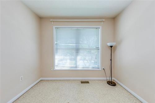 2218 Shadetree Avenue, Burlington, ON - Indoor Photo Showing Other Room