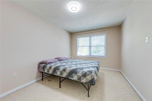 2218 Shadetree Avenue, Burlington, ON - Indoor Photo Showing Bedroom