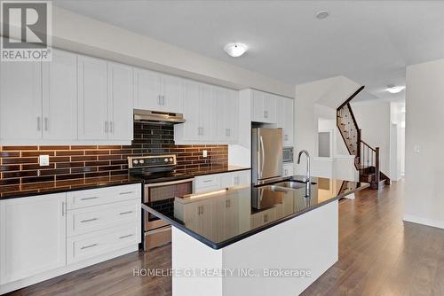 385 Threshing Mill Boulevard, Oakville, ON - Indoor Photo Showing Kitchen With Stainless Steel Kitchen With Double Sink