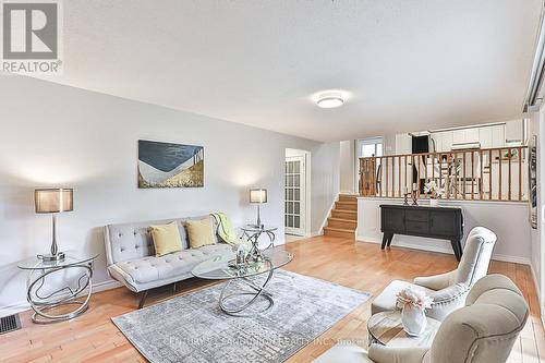 39 Ferrah Street, Markham, ON - Indoor Photo Showing Living Room