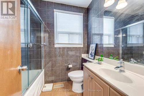 95 Dalrymple Drive, Toronto, ON - Indoor Photo Showing Bathroom