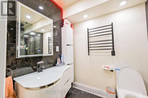 50 - 21 Replin Road, Toronto, ON - Indoor Photo Showing Bathroom