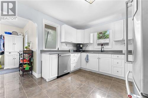 10 Hoffman Street, Petawawa, ON - Indoor Photo Showing Kitchen