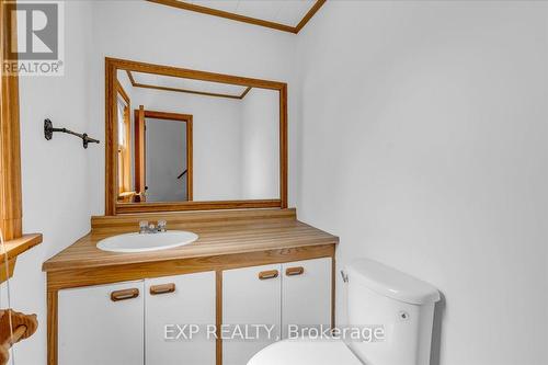 15 Burritt Road, Toronto, ON - Indoor Photo Showing Bathroom