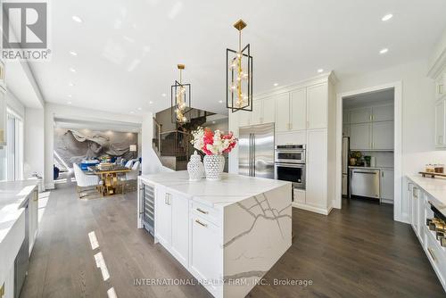 176 First Nations Trail, Vaughan, ON - Indoor Photo Showing Kitchen With Upgraded Kitchen