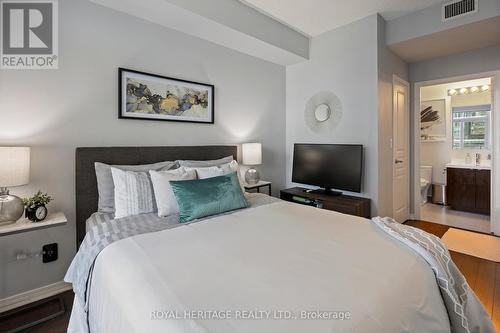 2214 - 352 Front Street W, Toronto (Waterfront Communities), ON - Indoor Photo Showing Bedroom