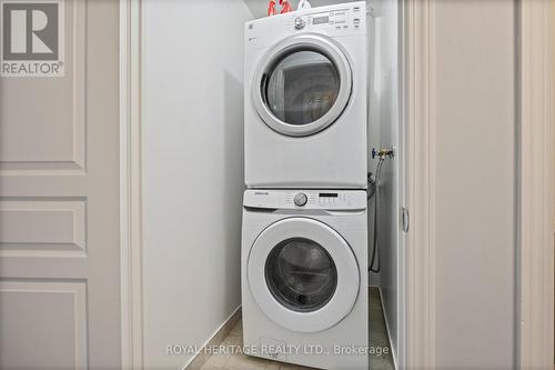 2214 - 352 Front Street W, Toronto, ON - Indoor Photo Showing Laundry Room