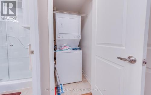 1003 - 9235 Jane Street, Vaughan, ON - Indoor Photo Showing Laundry Room