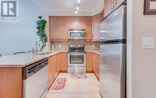 1003 - 9235 Jane Street, Vaughan, ON - Indoor Photo Showing Kitchen With Upgraded Kitchen