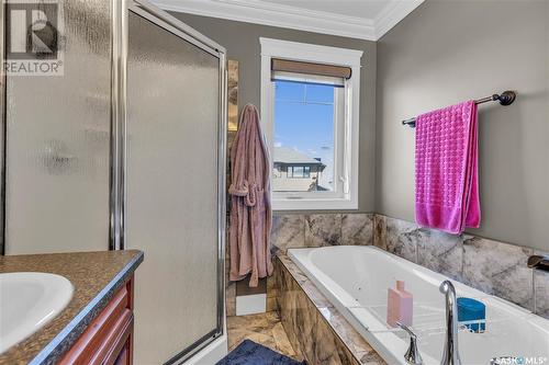 1350 Willowgrove Terrace, Saskatoon, SK - Indoor Photo Showing Bathroom